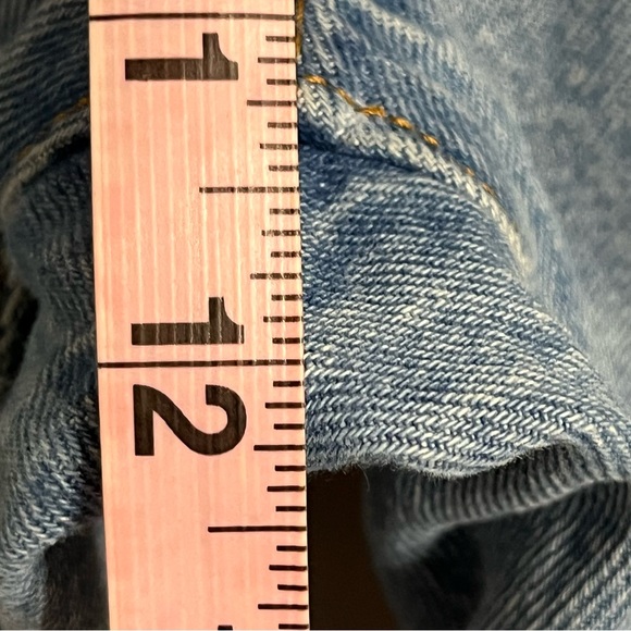 Women’s Levi’s 501 Original Button Fly Distressed Jeans Size 30‎ X 26 Light Wash - Picture 6 of 14